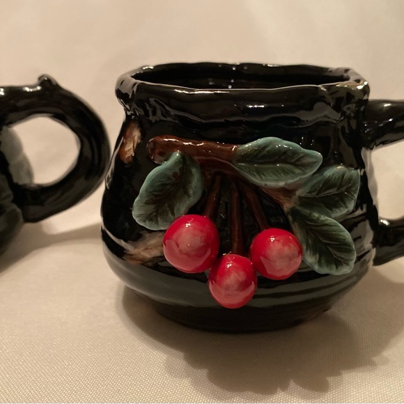 NWOT Gorgeous RARE Apple Tree Design Set of 2 Cherry Tree Mugs Teacups - Picture 2 of 7